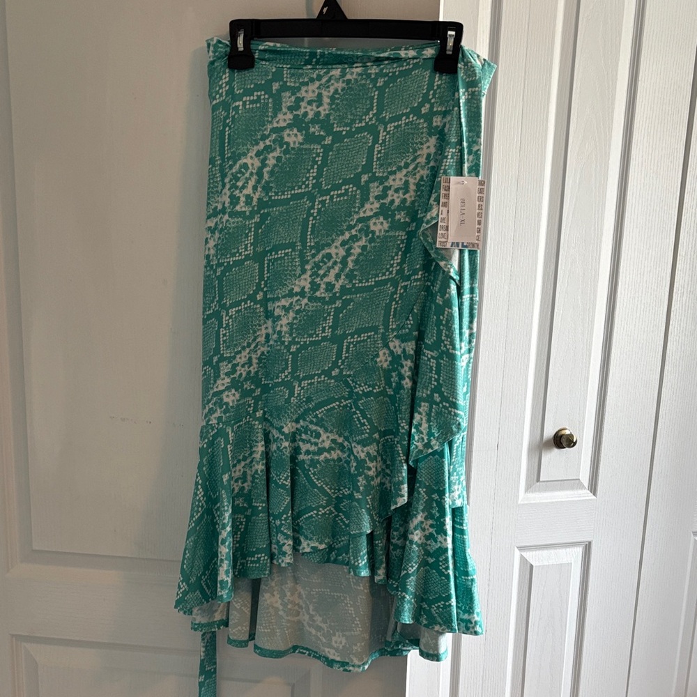 LuLaRoe Bella Turquoise Patterned wrap Skirt